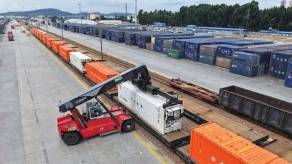 中老鐵路貨物列車開行突破6萬列，國內貿易代理迎來新機遇